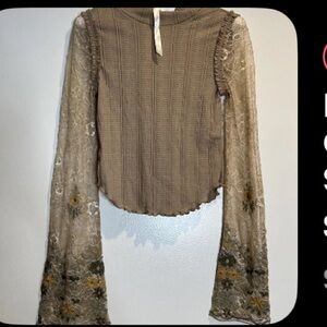 Free People Olive/Brown Embroidered Sleeve Top. NWOT. Cute and Fun!
